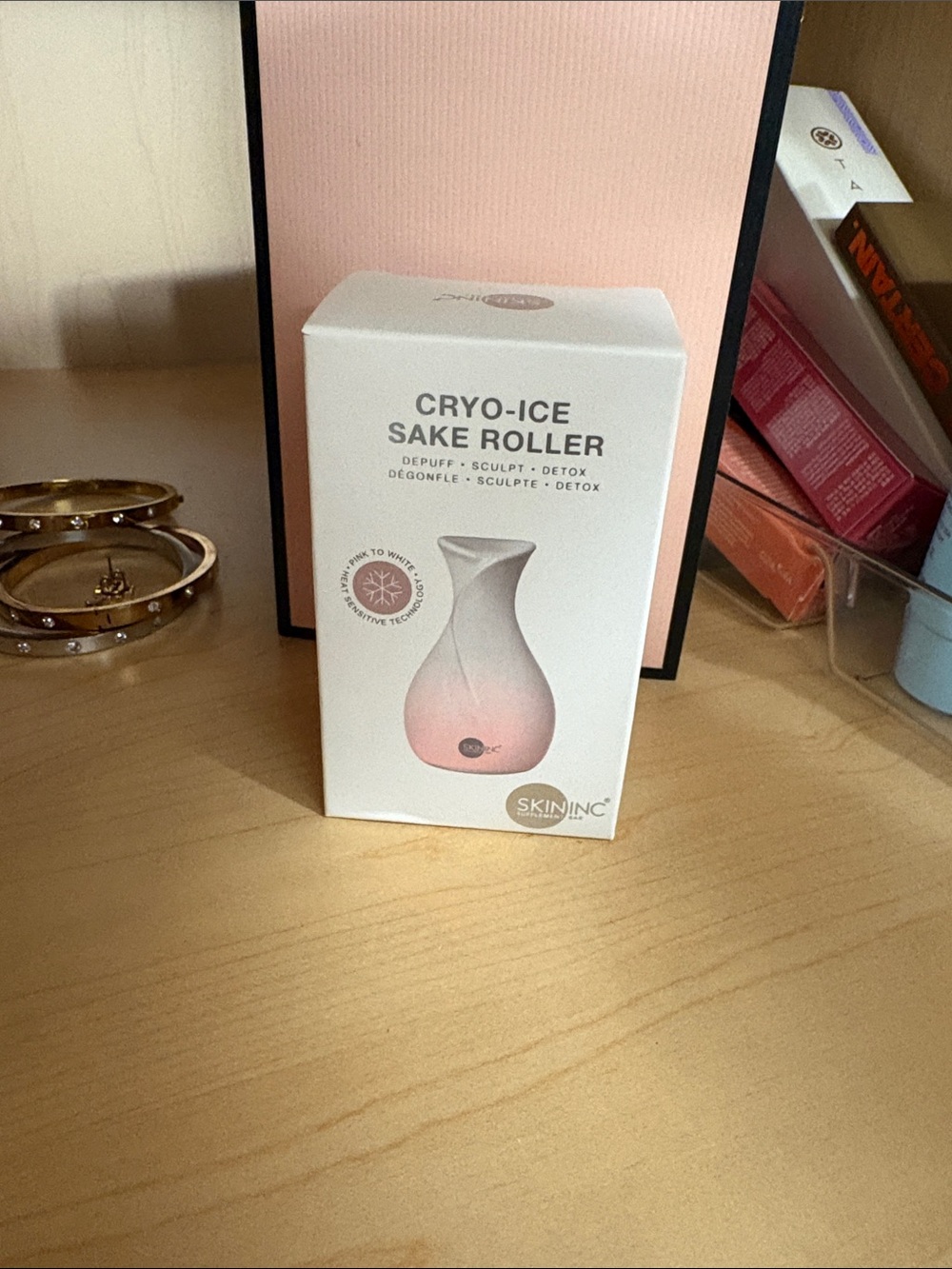 Skin Inc Cryo-Ice Sake Roller - Pink/White